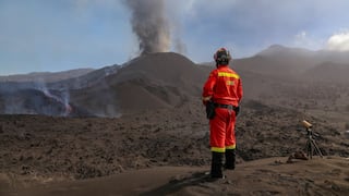 La energía del volcán de La Palma baja, pero la erupción no acabará pronto  | FOTOS