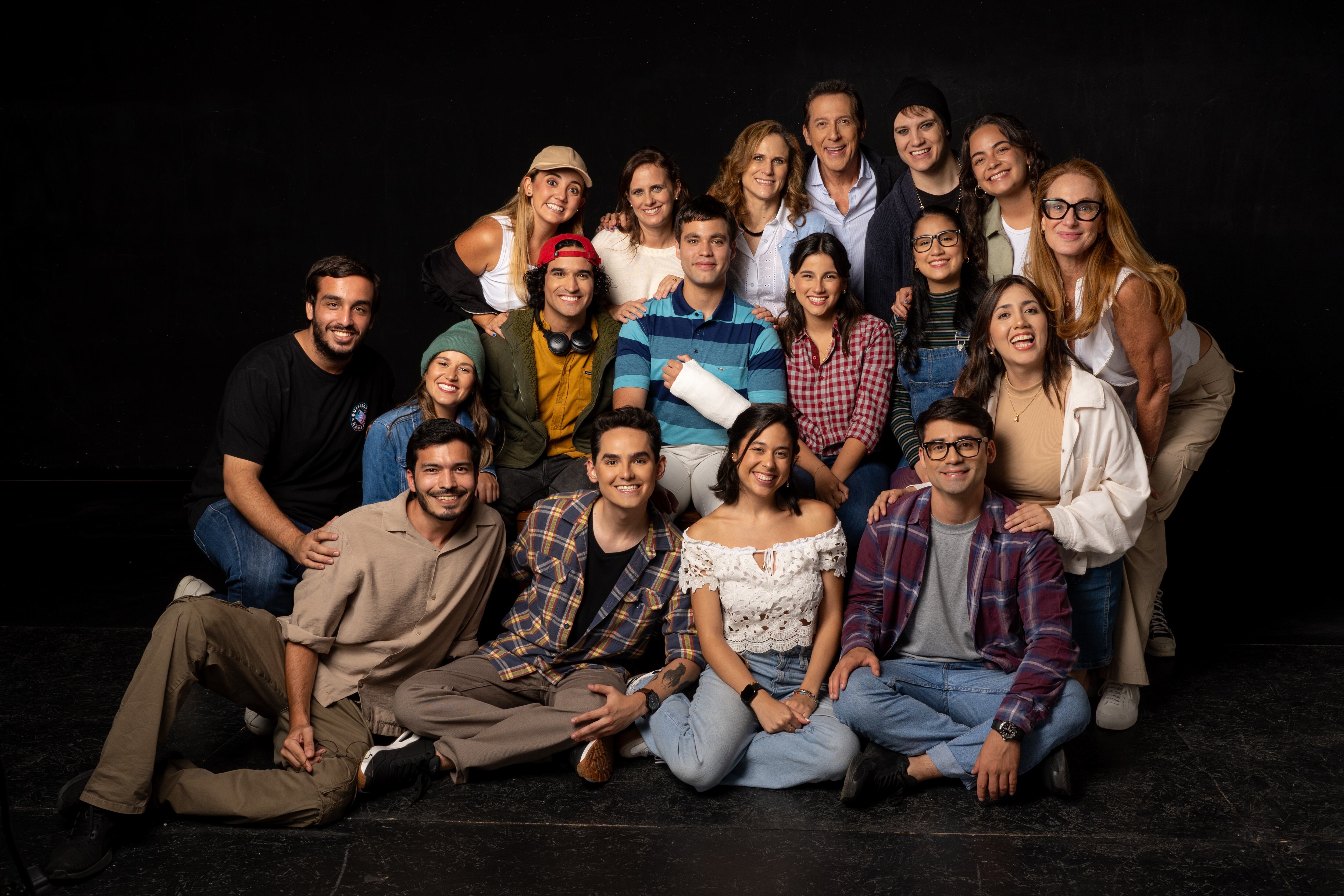 El elenco está conformado por Italo Maldonado (Evan Hansen), Paul Martin (Larry Murphy), Arianna Fernández (Zoe Murphy), Rossana Fernández-Maldonado (Heidi Hansen), Martín Velásquez (Jared Kleinman), Matías Spitzer (Connor Murphy), Alexandra Graña (Cynthia Murphy) y Alejandra Egoavil (Alana Beck). (Foto: Difusión)