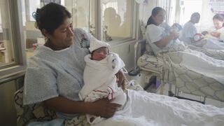 Proponen que recién nacidos cuenten con fondo de pensiones mediante venta de placenta de las madres