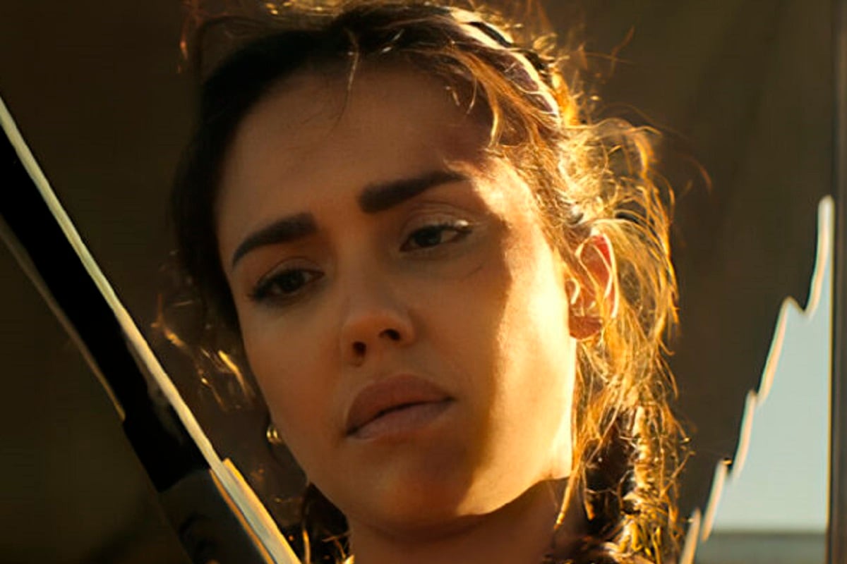 Jessica Alba como Parker, una agente que busca vengar la muerte de su padre, en la película de acción "Detonantes" (Foto: Netflix)