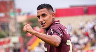 Álex Valera tras marcar en la victoria de Universitario: “Esta lucha por el torneo está muy apretada”