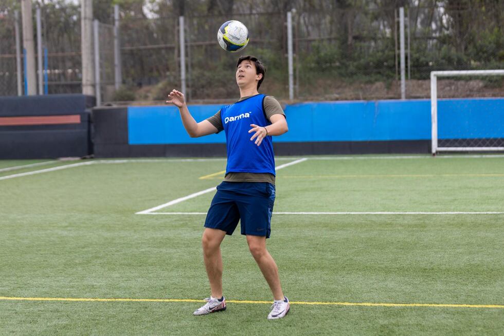"Las oportunidades de gol nunca le llegan al que está en el piso", señala Canoci. (Foto: Mario Zapata)