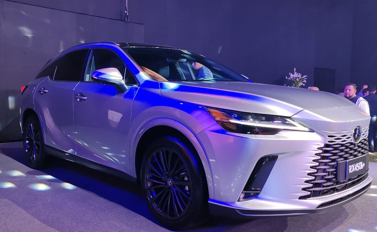 Por el lateral destacan sus aros de 19" con diseño deportivo, así como sus neumáticos 235/50 R21. (Foto: Diego Barrio de Mendoza)