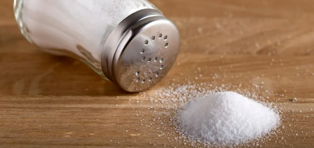 ¿Cuáles son las cosas del hogar que puedo limpiar utilizando sal?