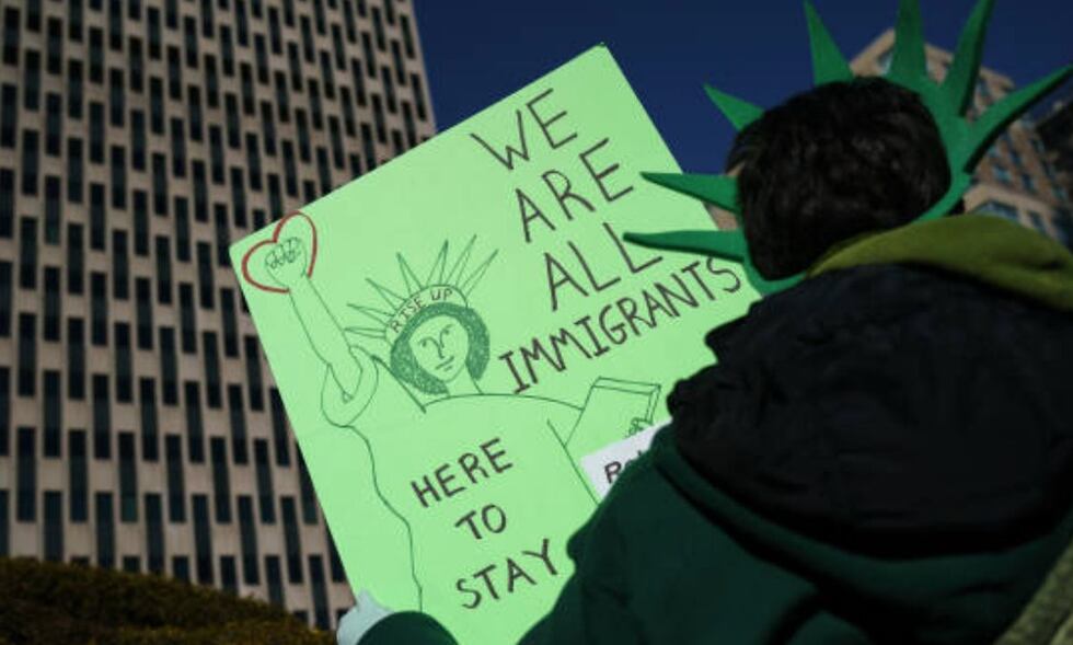 USCIS confirmó que los migrantes afganos ya no podrán acceder al TPS a partir del 22 de julio de 2025. (Foto: Getty Images)