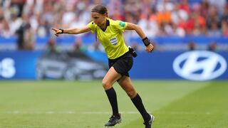 ¿Quién es Stéphanie Frappart, la primera mujer en arbitrar en una Copa del Mundo?