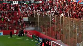 Copa Argentina: hinchas de Newell's tiraron un inodoro a la seguridad [VIDEO]