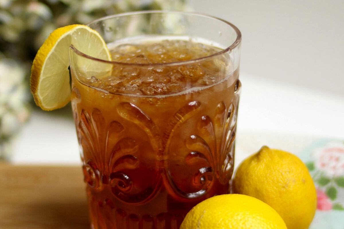 El té helado es una gran opción para refrescarte y cuidar tu salud. (Foto: Barbara Webb / Pexels)