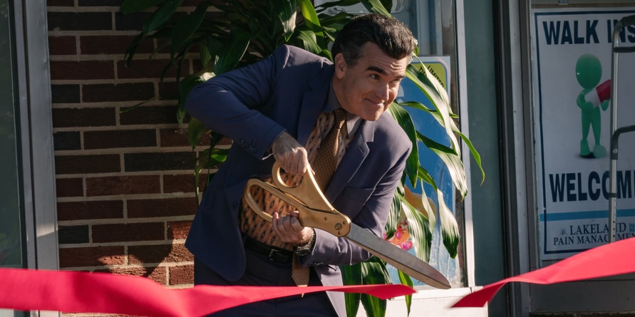 Brian d’Arcy James como el Dr. Nathan Lydell en la película “Pain Hustlers” (Foto: Netflix)