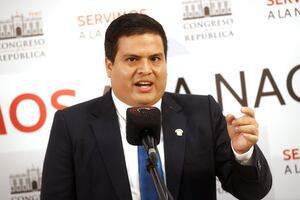 Diego Bazán denuncia inacción de la Mesa Directiva ante moción para citar al ministro de Transportes