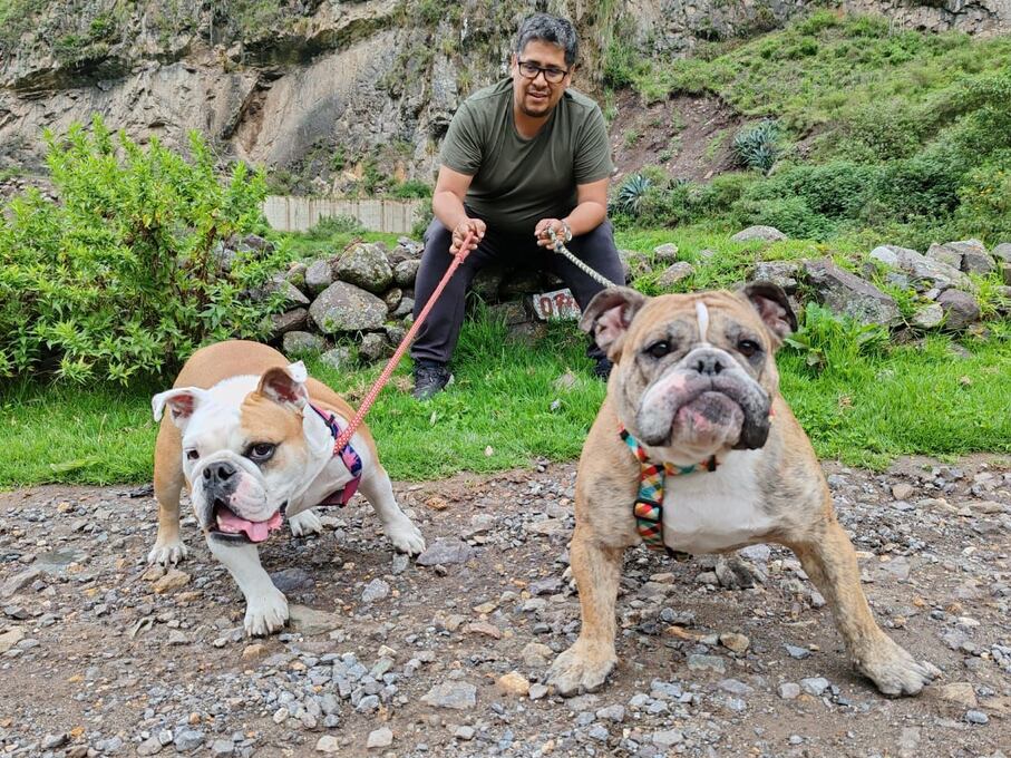Matilda y Tocino junto a su padre, Ricardo Figueroa, en un viaje a Obrajillo.