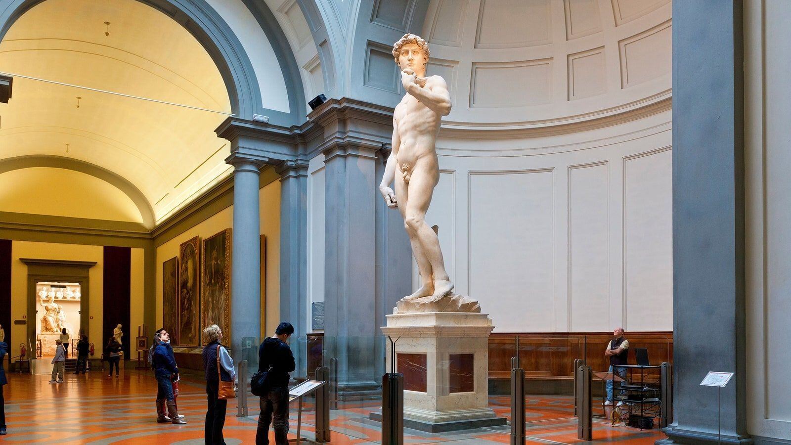 La estatua de "David" de Miguel Ángel es una de las obras de arte más importantes de Florencia.