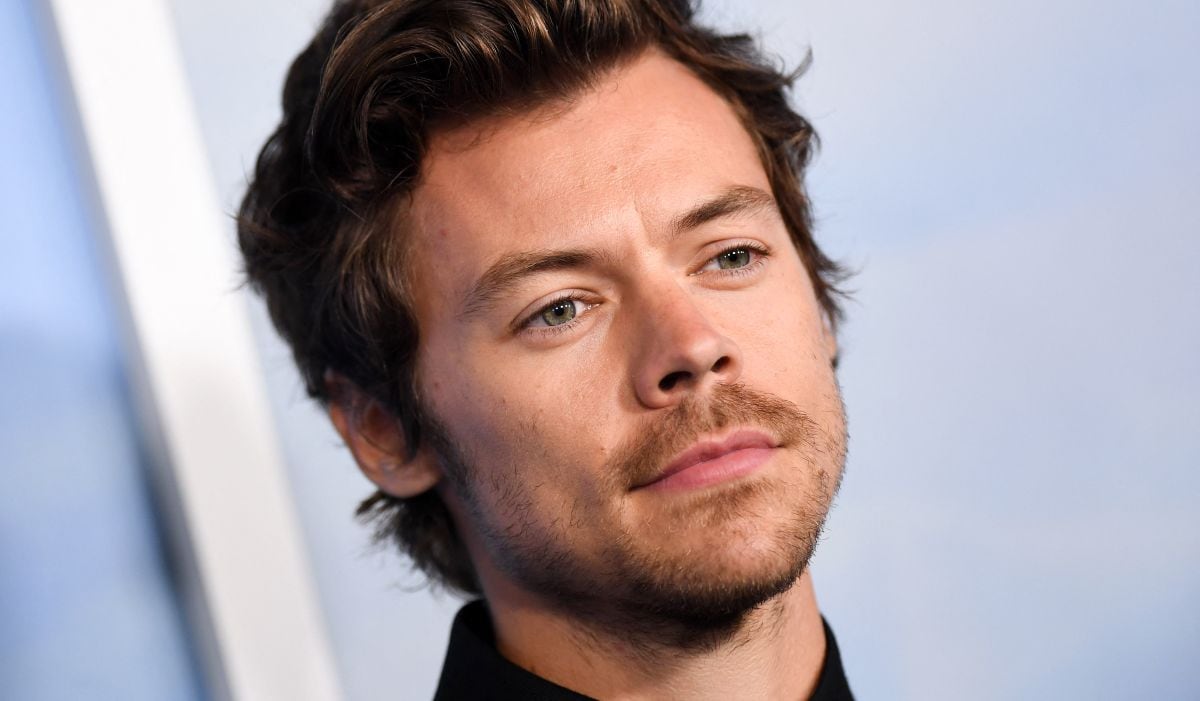 El cantante y actor británico Harry Styles llega para el estreno de "My Policeman" en el Teatro Regency Bruin en Westwood, California, el 1 de noviembre de 2022 (Foto: Valerie Macon / AFP)
