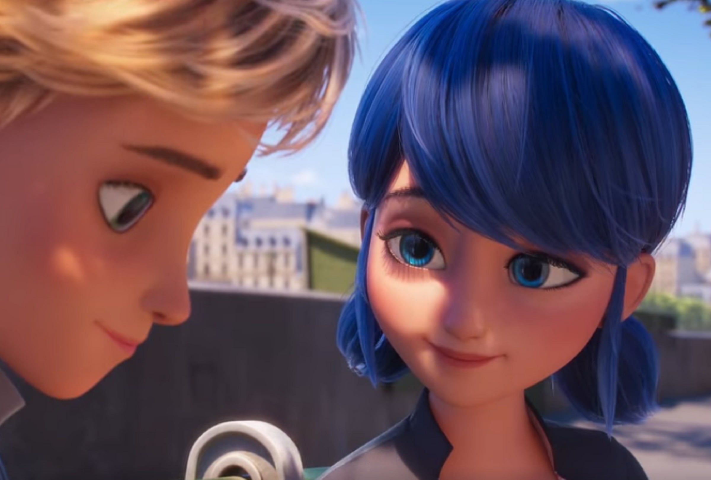 Adrien y Marinette en una escena eliminada de "Miraculous: Las aventuras de Ladybug - La película" (Foto: Netflix)