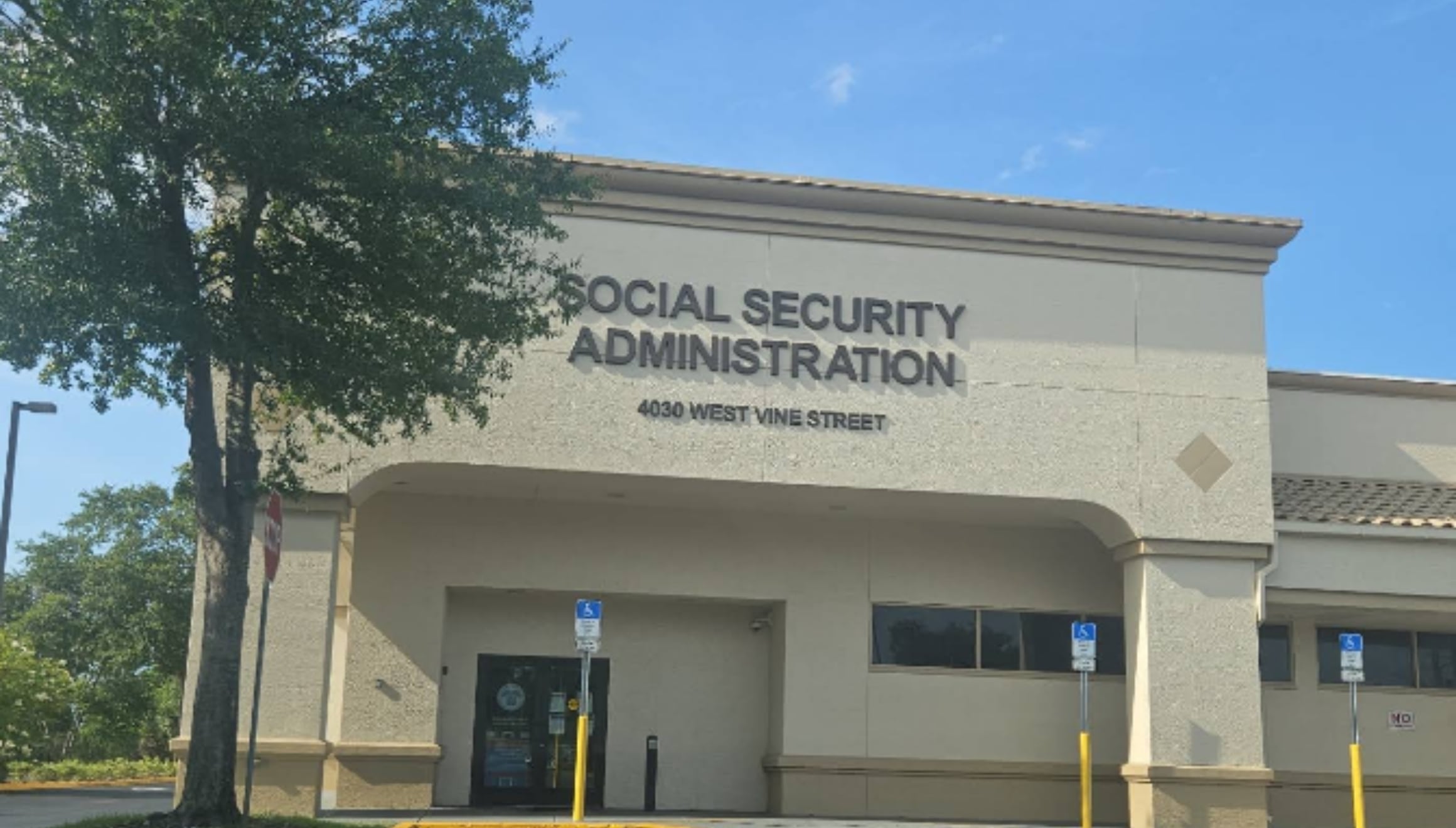 Ingreso a una oficina de la Administración del Seguro Social en Kissimmee, Florida (Foto: Google Maps)