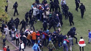 Arrestos y represión en una gran manifestación en Bielorrusia | FOTOS
