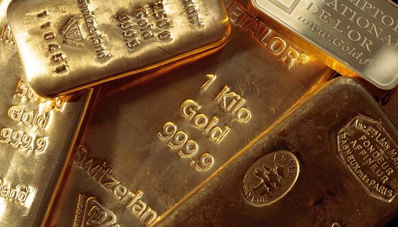 Después de seis días al alza y registrar máximos históricos, el precio del oro cayó este miércoles 3 de abril (Foto: AFP)