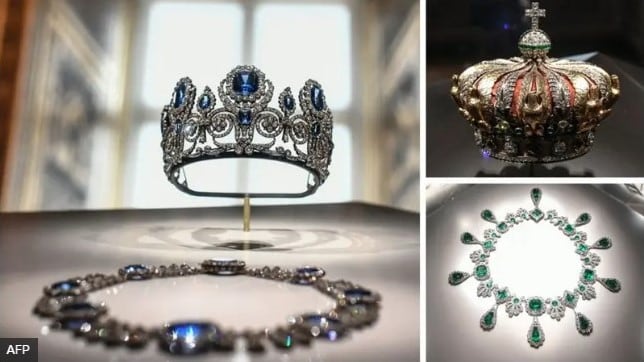 Algunas de las joyas que fueron robadas del museo del Louvre en París, Francia. (AFP).