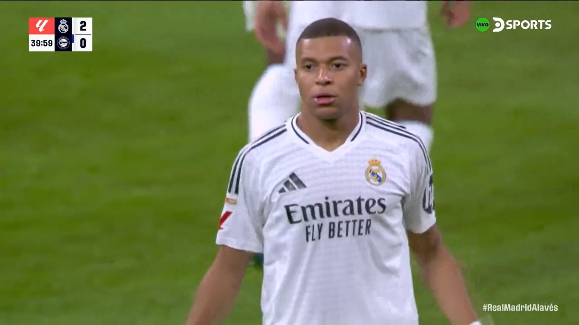 El delantero francés es el actual goleador en la temporada de la ‘Casa Blanca’. Mira aquí el golazo ante Deportivo Alavés.