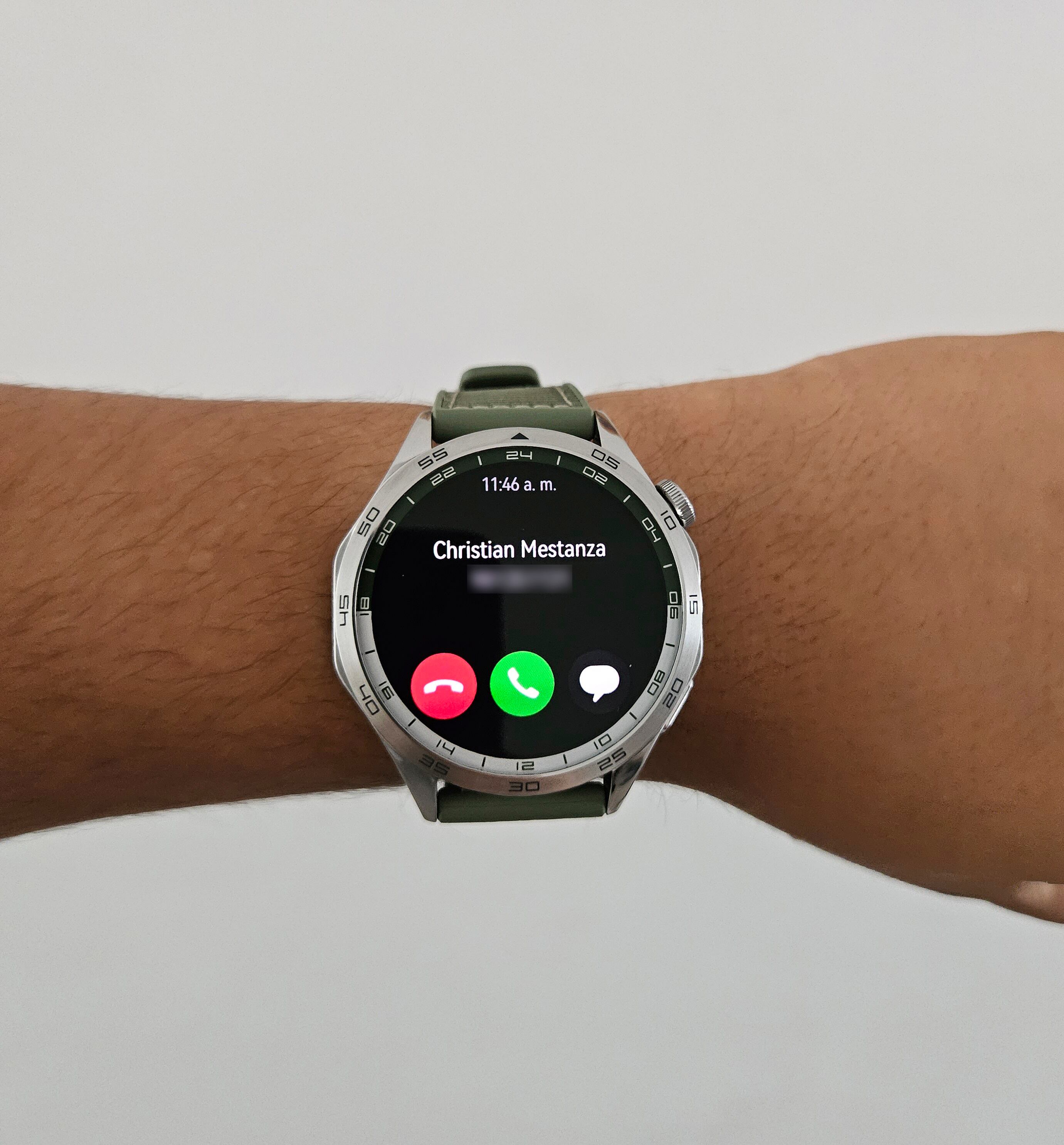 Podemos contestar llamadas por Bluetooth.