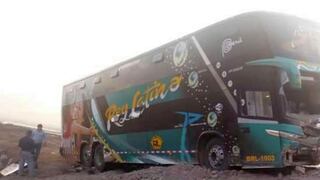 Bus de empresa con ruta suspendida se despista en Arequipa