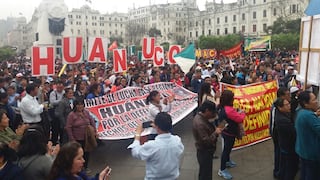 Huelga de maestros: docentes vuelven a ocupar la plaza San Martín [FOTOS]