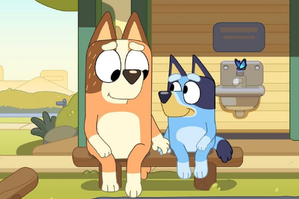 Chilli hablando con la pequeña Bluey en el penúltimo episodio de la tercera temporada de la serie animada "Bluey" (Foto: ABC)