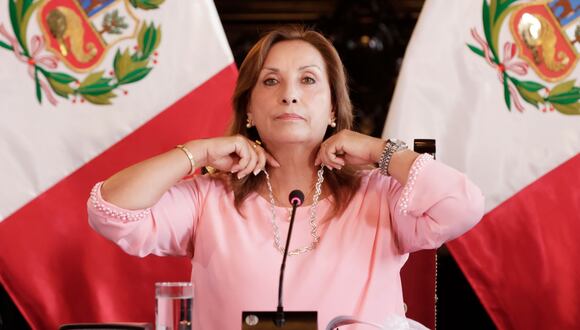 Dina Boluarte aseguró ante el Ministerio Público y luego ante la prensa que los Rolex que lució le fueron prestados por Wilfredo Oscorima