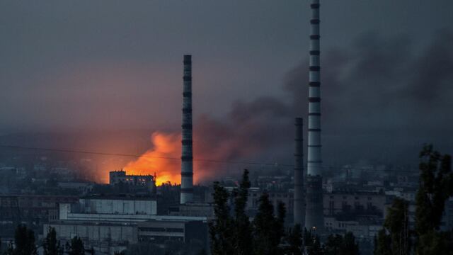 Rusia estrecha su cerco en el este de Ucrania, donde causa “destrucciones catastróficas”