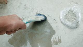 Cómo hacer un impermeabilizante casero para proteger tu techo de la lluvia