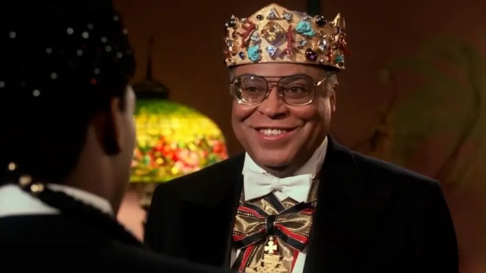 James Earl Jones interpreta al rey de Zamunda, Jaffe Joffer, en la película "Coming to America" (1988)