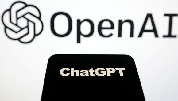 Montaje con los logos de la empresa OpenAI, creadora de la inteligencia artificial ChatGPT. /
REUTERS / DADO RUVIC