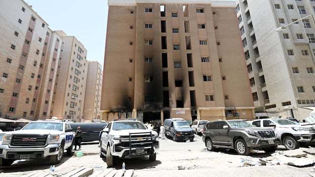 Al menos 49 muertos por un incendio en un edificio de viviendas en Kuwait