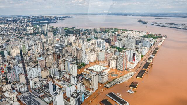 Devastadoras inundaciones en Brasil dejan al menos 76 muertos y 103 desaparecidos