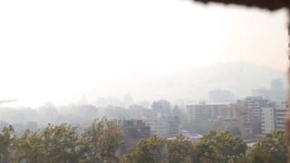 Santiago: Incendios forestales de “comportamiento extremo” cubren de humo la capital chilena