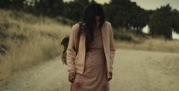 Cuando Sofía finalmente logra escapar, la fuente se le rompe en el final de "La jefa" (Foto: Netflix)