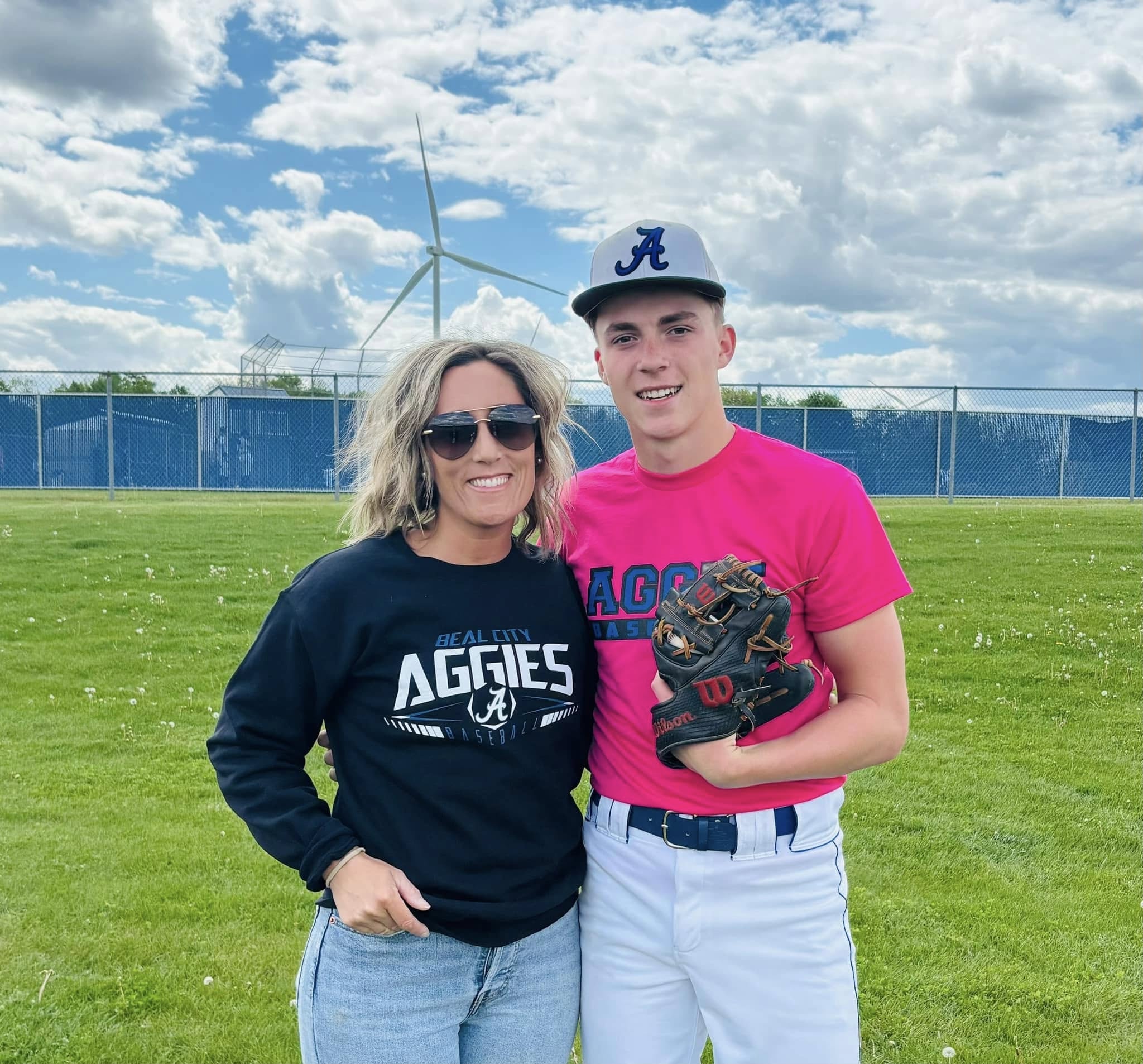 Jill y Owen McKenny juntos en una fotografía tomada en 2024 (Foto: Jill McKenny / Facebook)