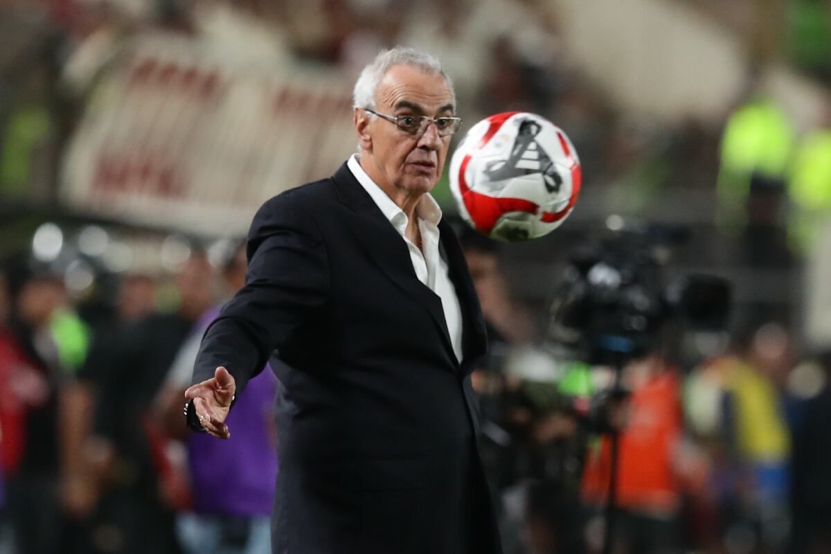 Fossati ha ganado 12 títulos como entrenador, entre los que resaltan la Recopa Sudamericana 2009 y Copa Sudamericana 2009 con LDU de Quito, y la Liga 1 2023 con Universitario. (Foto: Agencias)