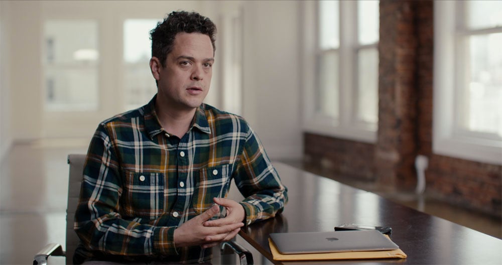 Garrett Therolf es un experiodista de Los Angeles Times que informó sobre el caso de Gabriel (Foto: Netflix)