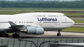 Avión de Lufthansa aterriza de emergencia en Chicago por laptop incendiada