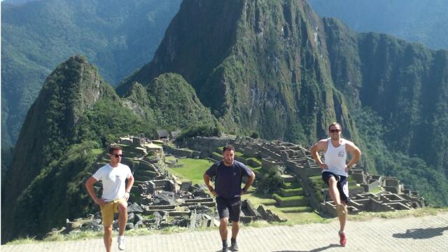 Estos turistas irlandeses llevaron su ritmo hasta Machu Picchu