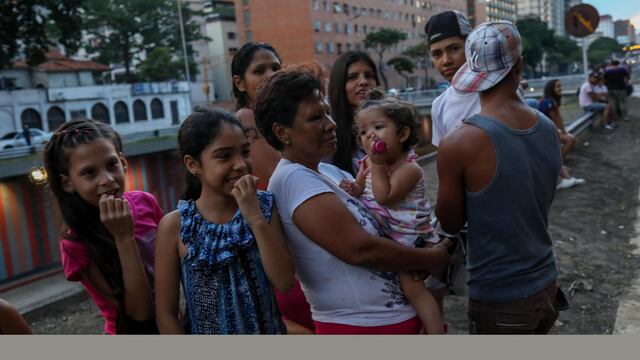 Réplica de magnitud 5,7 estremece a Venezuela tras fuerte terremoto