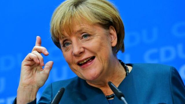 Angela Merkel comienza dura tarea de buscar coalición de Gobierno en Alemania