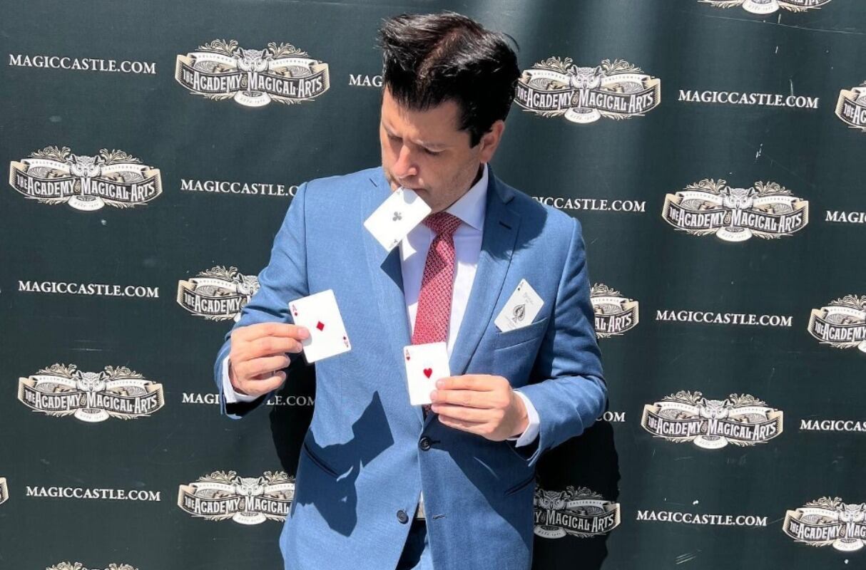 El mago George llegó a la sede donde los mejores magos del mundo se han presentado a lo largo de su trayectoria. (Foto: @magogeorgeoficial)