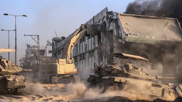 Gobierno de Hamás dice que ejército israelí desplegó buldóceres en hospital Al Shifa