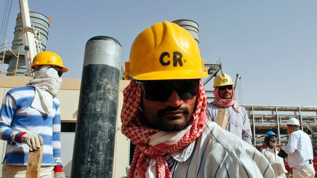 Arabia Saudí recortará también en agosto su producción de crudo en un millón de barriles diarios