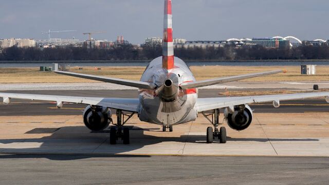 Es falso que 111 pilotos de avión murieran por las vacunas contra el coronavirus, como aseguran en redes sociales