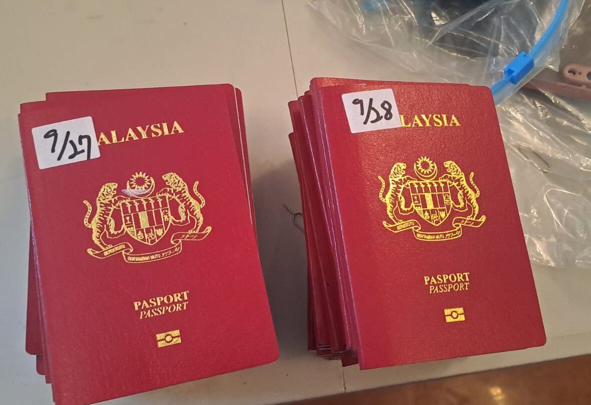 Pasaportes de los ciudadanos malayos. Foto: PNP