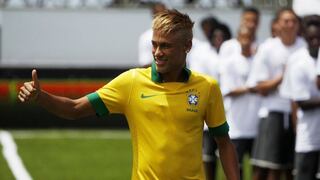 FOTOS: Neymar cumple 21 años y lo festeja en la concentración de Brasil
