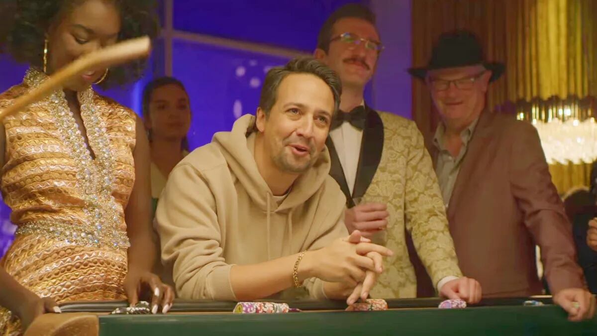 Lin-Manuel Miranda interpreta a Hermes en la serie "Percy Jackson and the Olympians". Él es considerado el mensajero de los dioses (Foto: Disney)